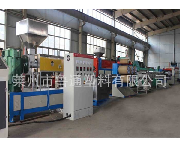 生產(chǎn)塑料拉絲機擠出機
